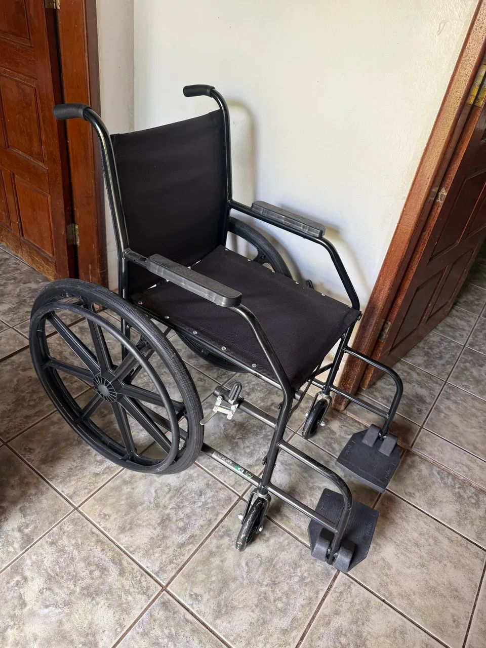 Cadeira de rodas  - Foto 3