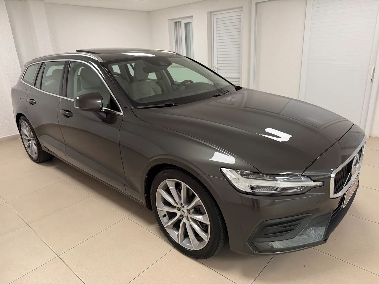 Volvo V60 V60 T-5 MOMENTUM 2.0 5p 2020