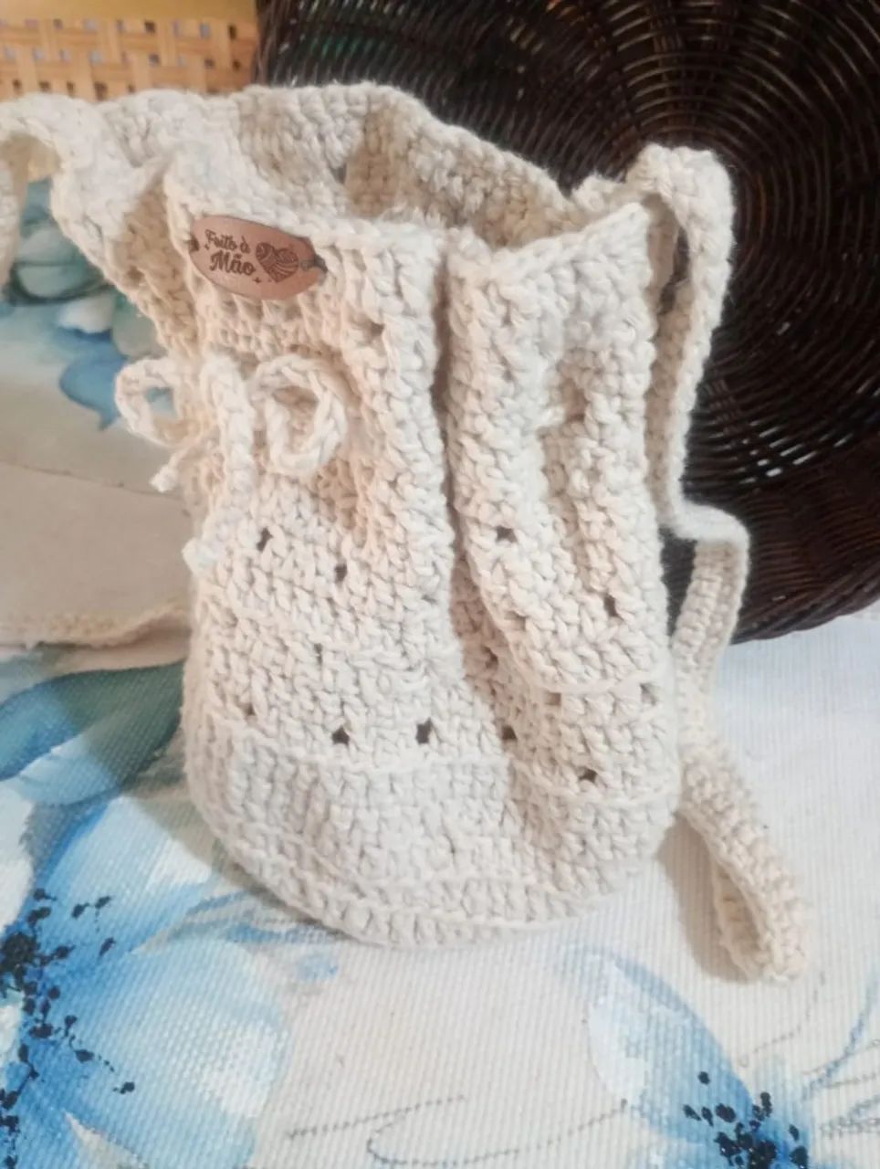 Bolsa de Crochê Off-White com Alça e Detalhe Floral - Foto 3