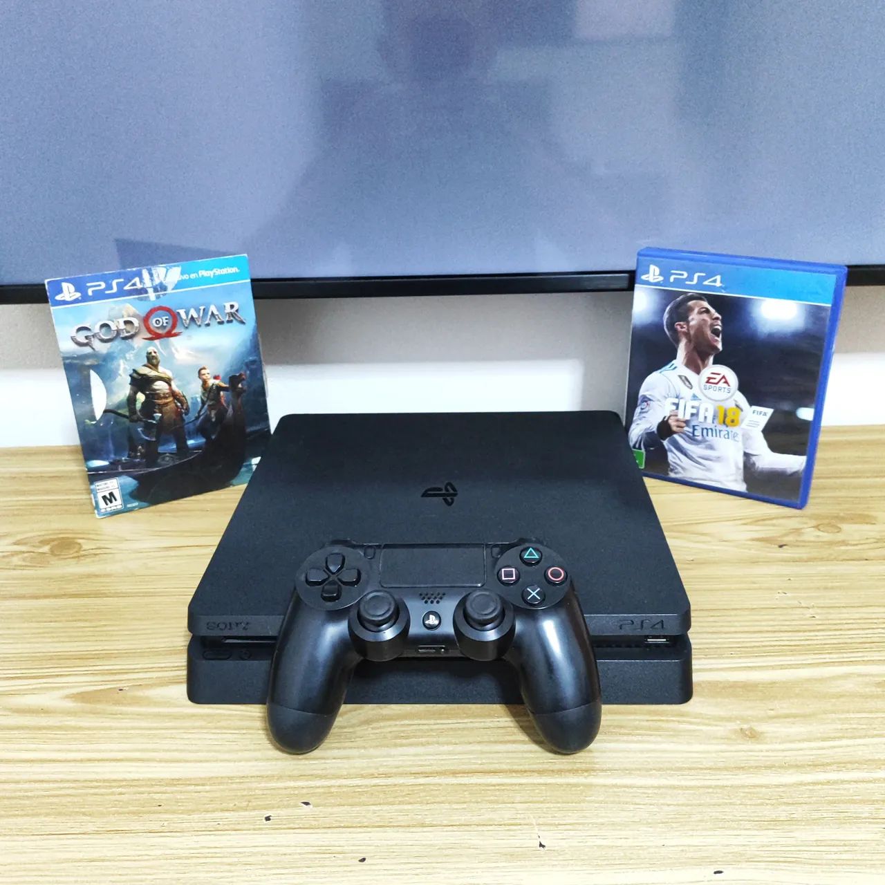 PS4 Slim + 2 jogos - Aceito envio 