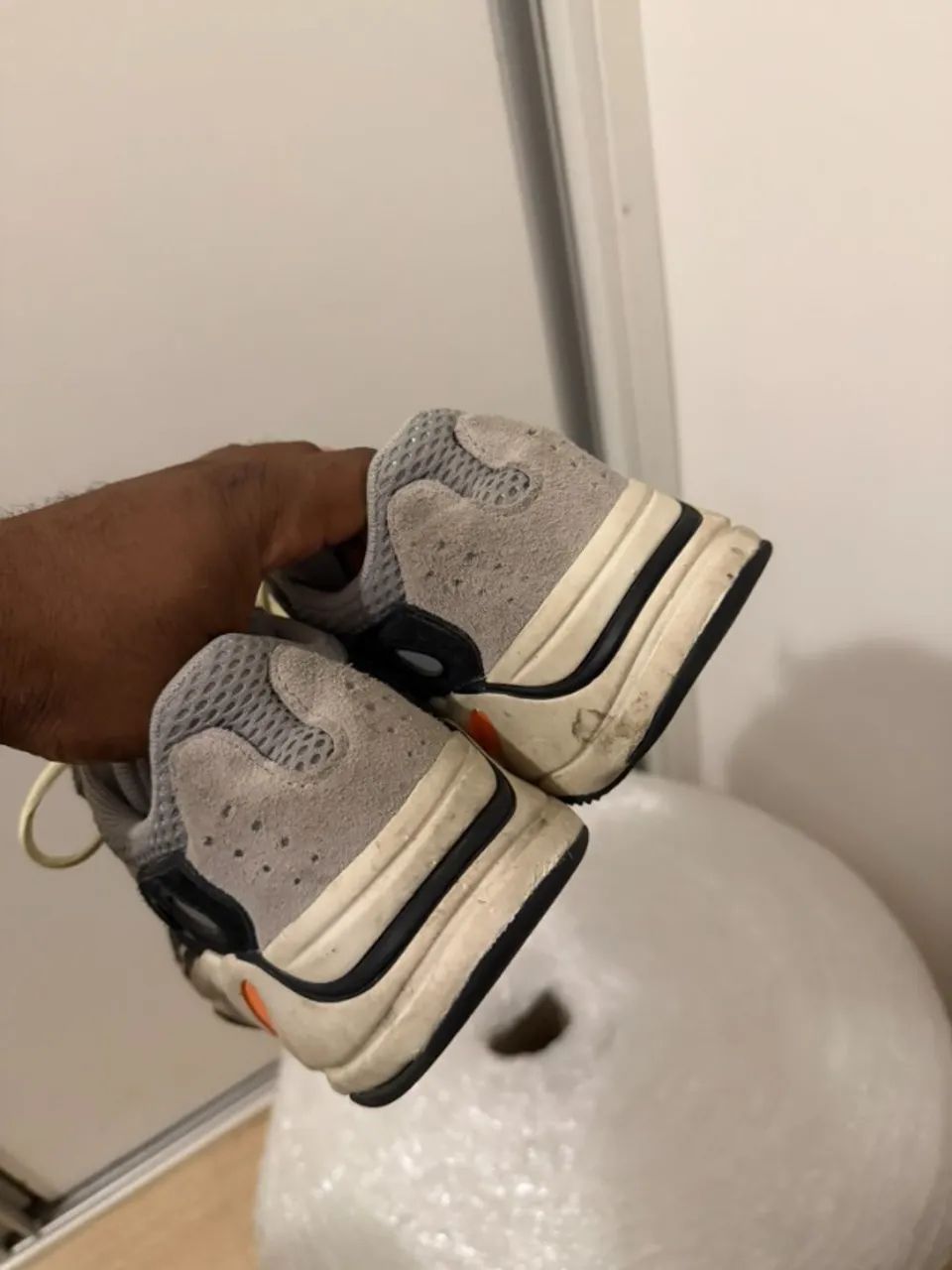Tênis Yeezy 700 V1 Wave Runner - Foto 2