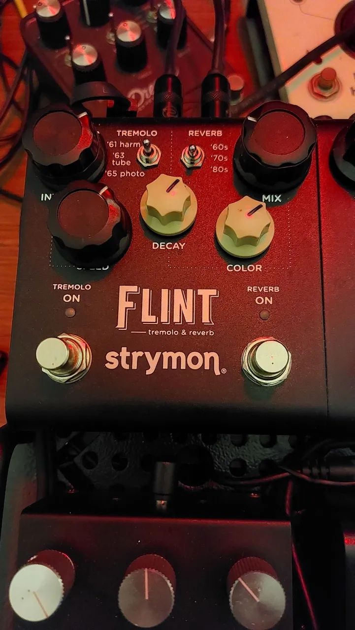 Strymon Flint v2 - Equipamentos e Acessórios de Som - Cerâmica