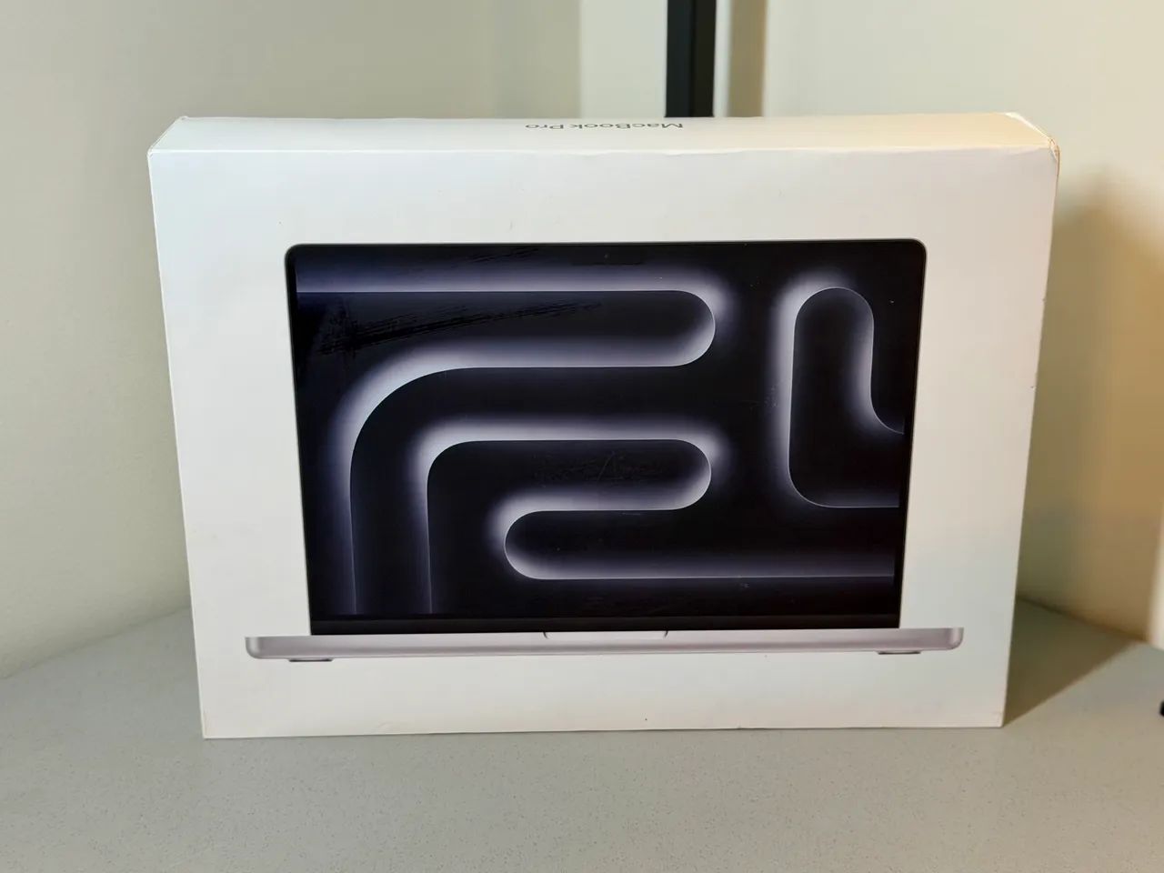 MacBook Pro 14 Polegadas M5 16GB 512SSD - Novo / LACRADO 