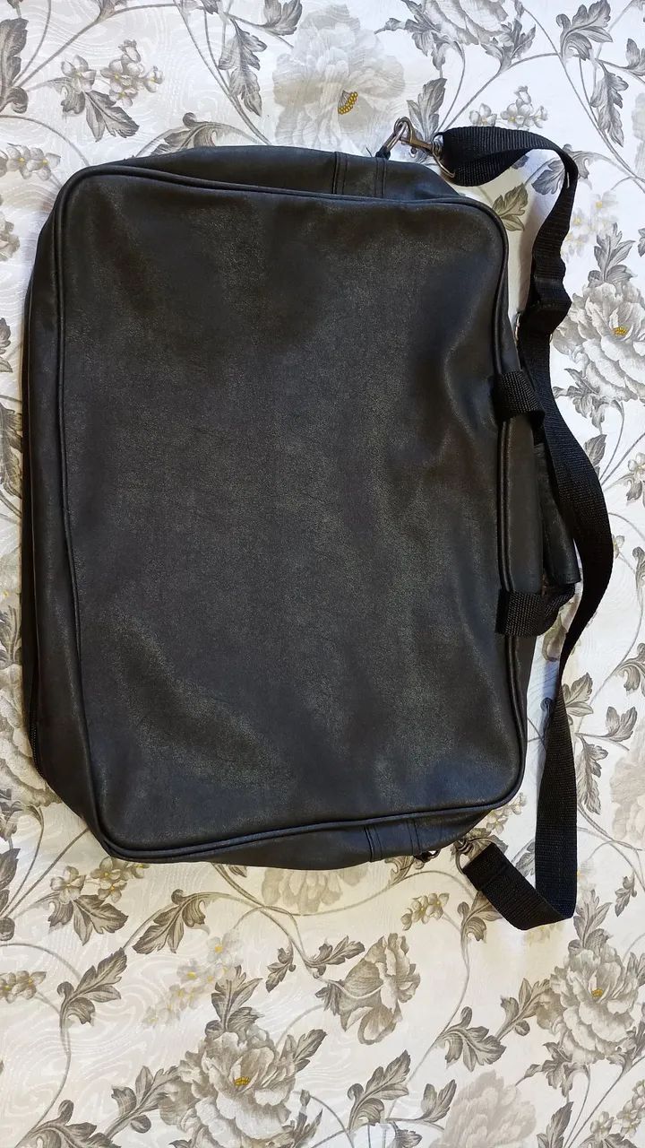 Bolsa estilo carteiro preta - Foto 3