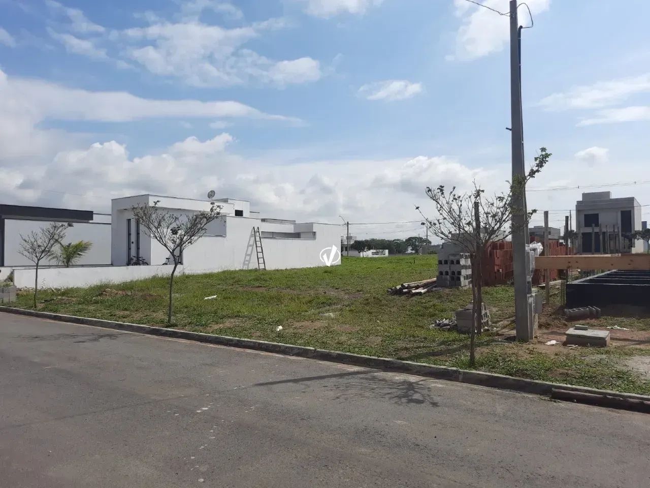 LOTE EM CONDOMÍNIO - BOSQUE DA IMPERATRIZ - PINDAMONHANGABA/SP