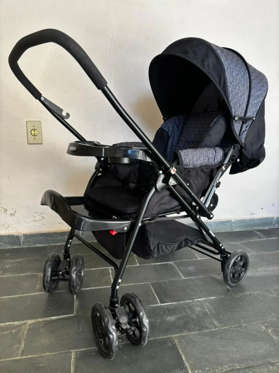 Carrinho de Bebê com Bebê conforto - Foto 2