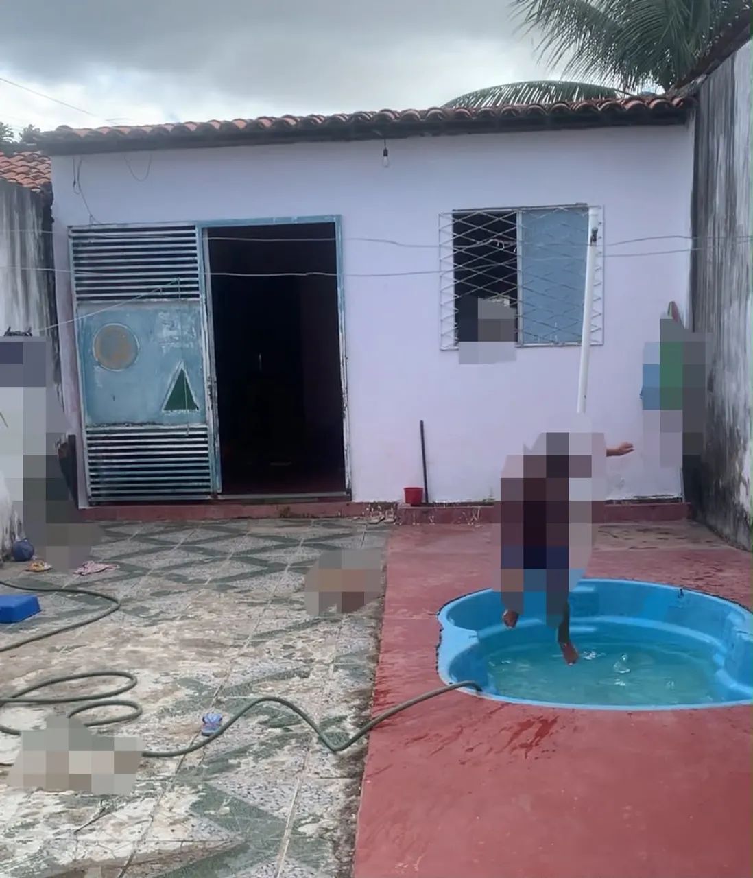 Troco casa ou vendo 