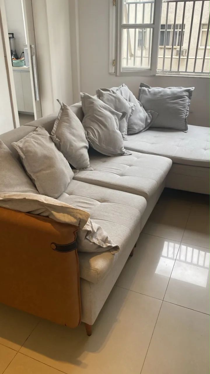 Sofá lindo cinza 
