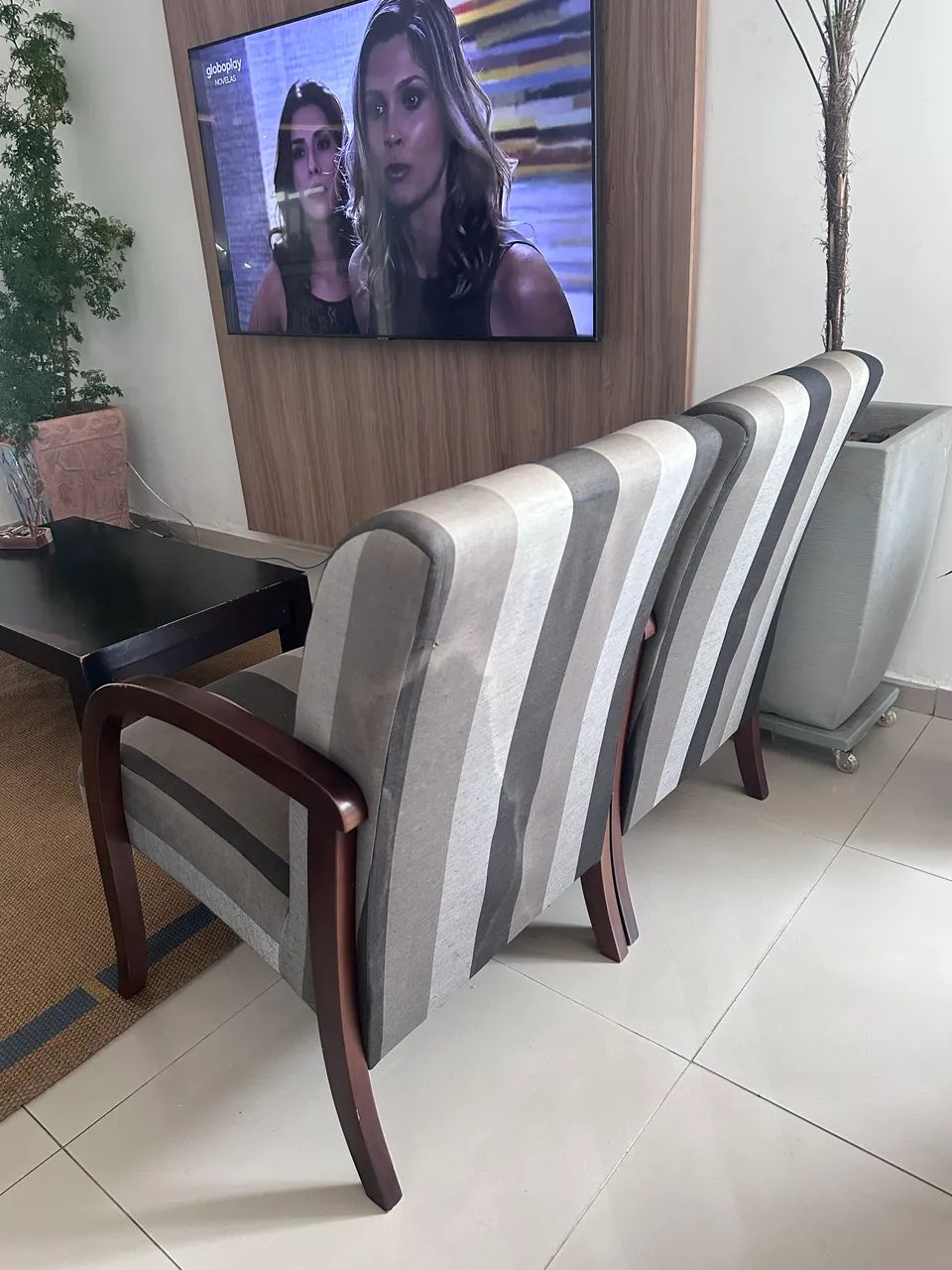 Poltronas decorativas sala de estar - Foto 2