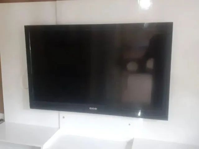 TV LCD Full HD 42 Polegadas Conservada e em Perfeito Estado