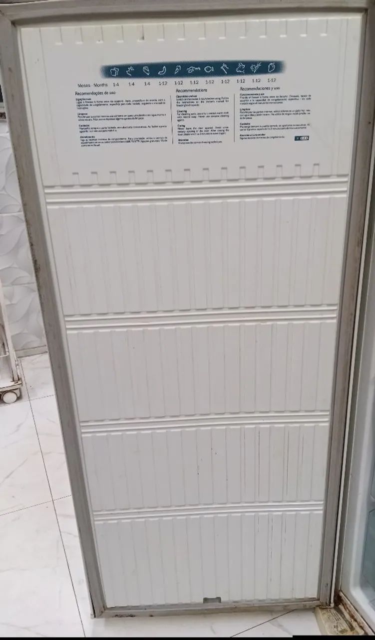 ? FREEZER VERTICAL ELECTROLUX FE18  - Foto 3