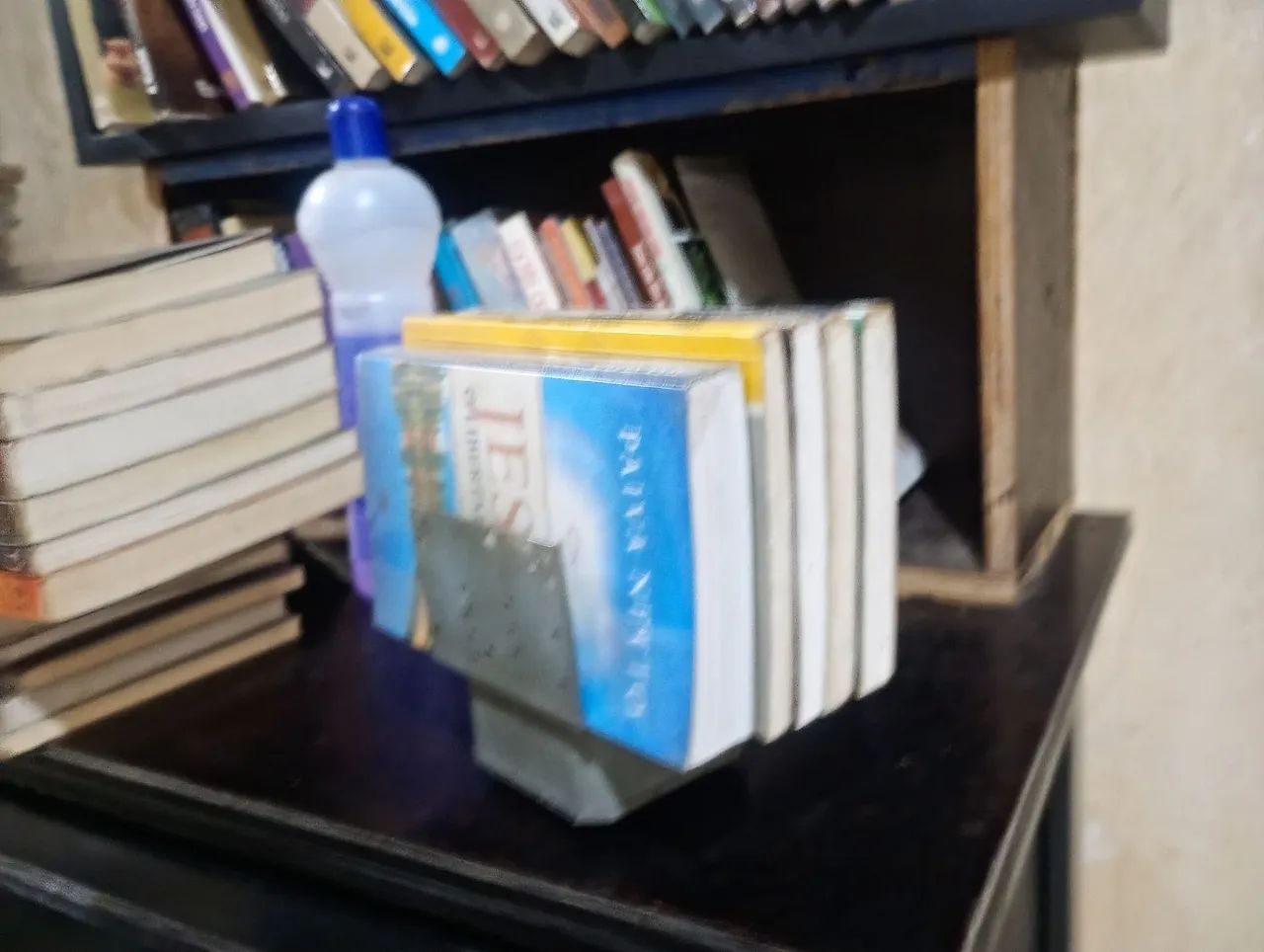 Porta livros compacto.  - Foto 3
