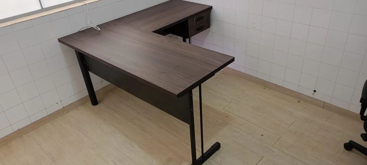 Mesas em L com gaveta e sem gaveta 150x150