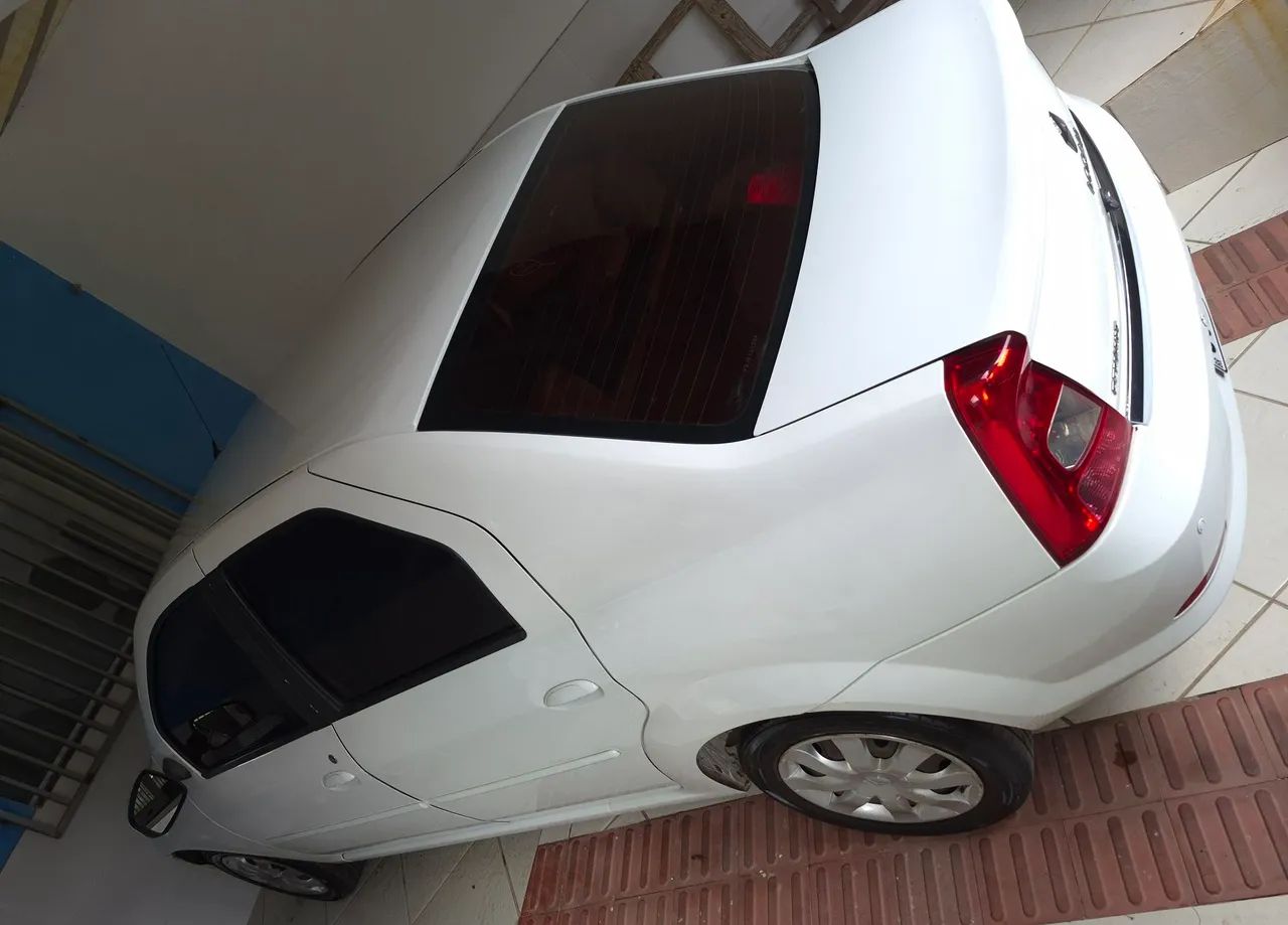 Renault Logan Expression Hi-flex 1.6 8V 4P 2013 - Foto 2