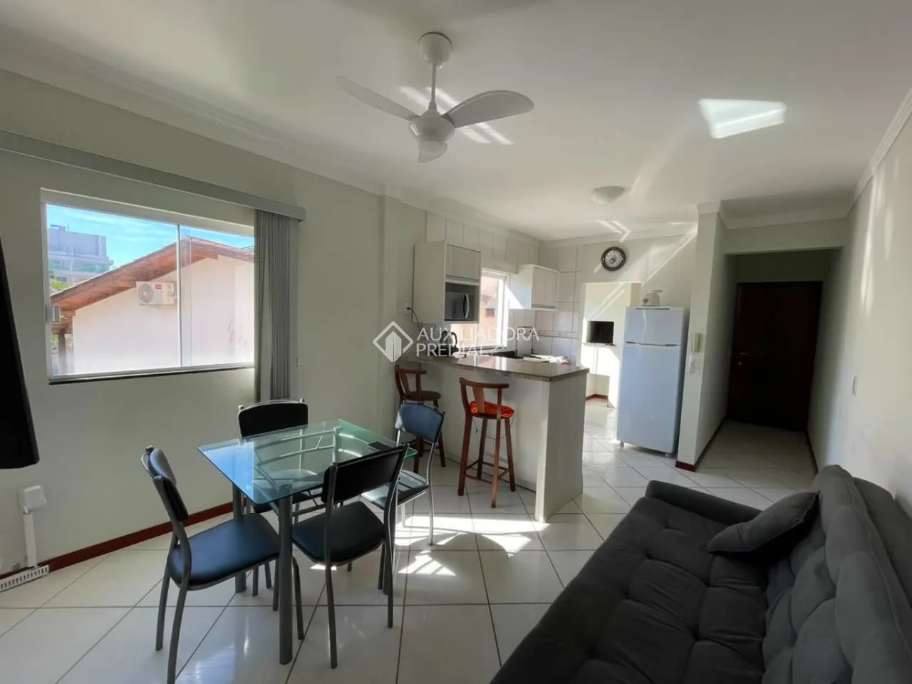 Apartamento mobiliado com 2 dormitórios, suíte e churrasqueira nos Ingleses - Foto 5