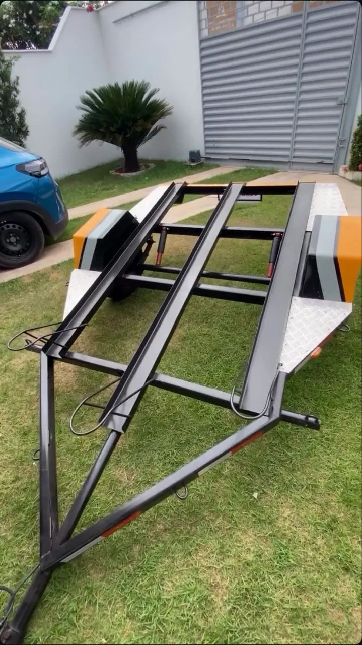 VENDE-SE REBOQUE PRA 3 MOTOS  - Foto 3