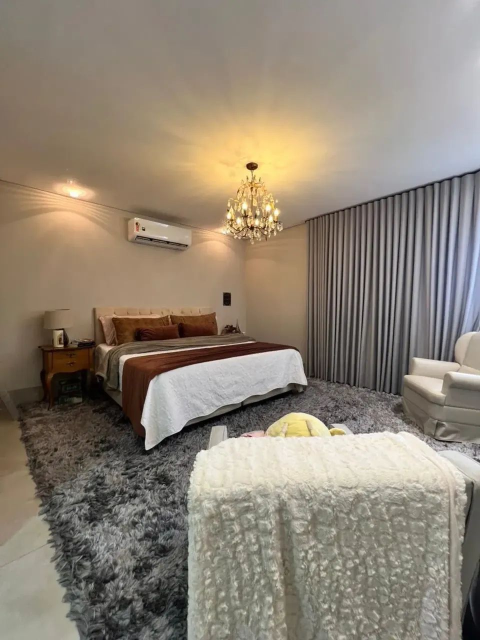 SOBRADO DE ALTO PADRÃO | 345 m² | 4 SUÍTES - Foto 2