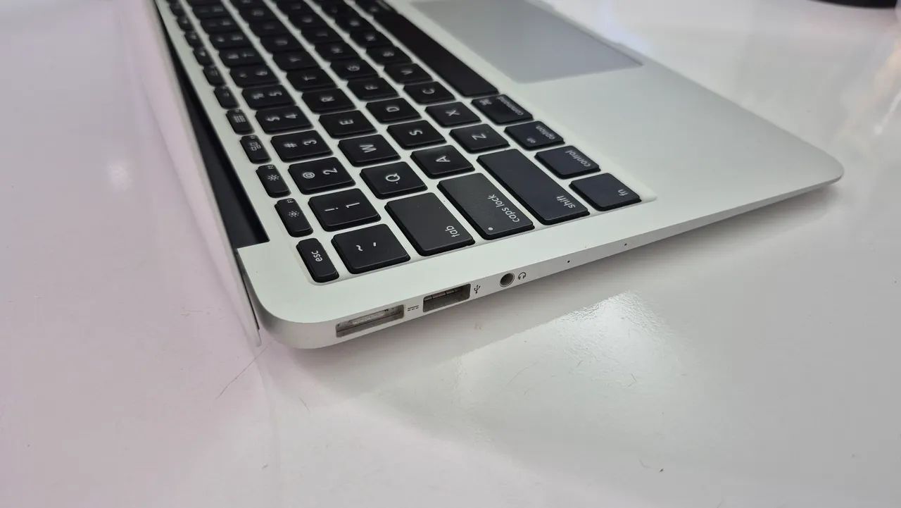 Mac Book Air 11 - Foto 3