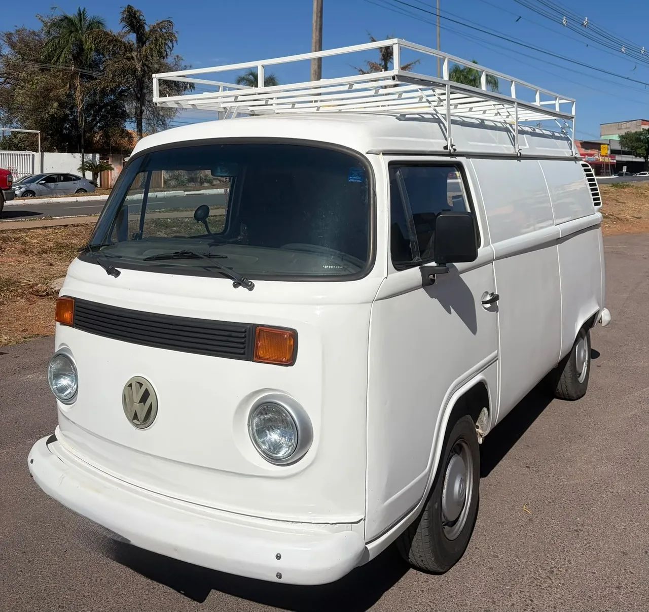 Volkswagen Kombi Furgão (álcool) 2003