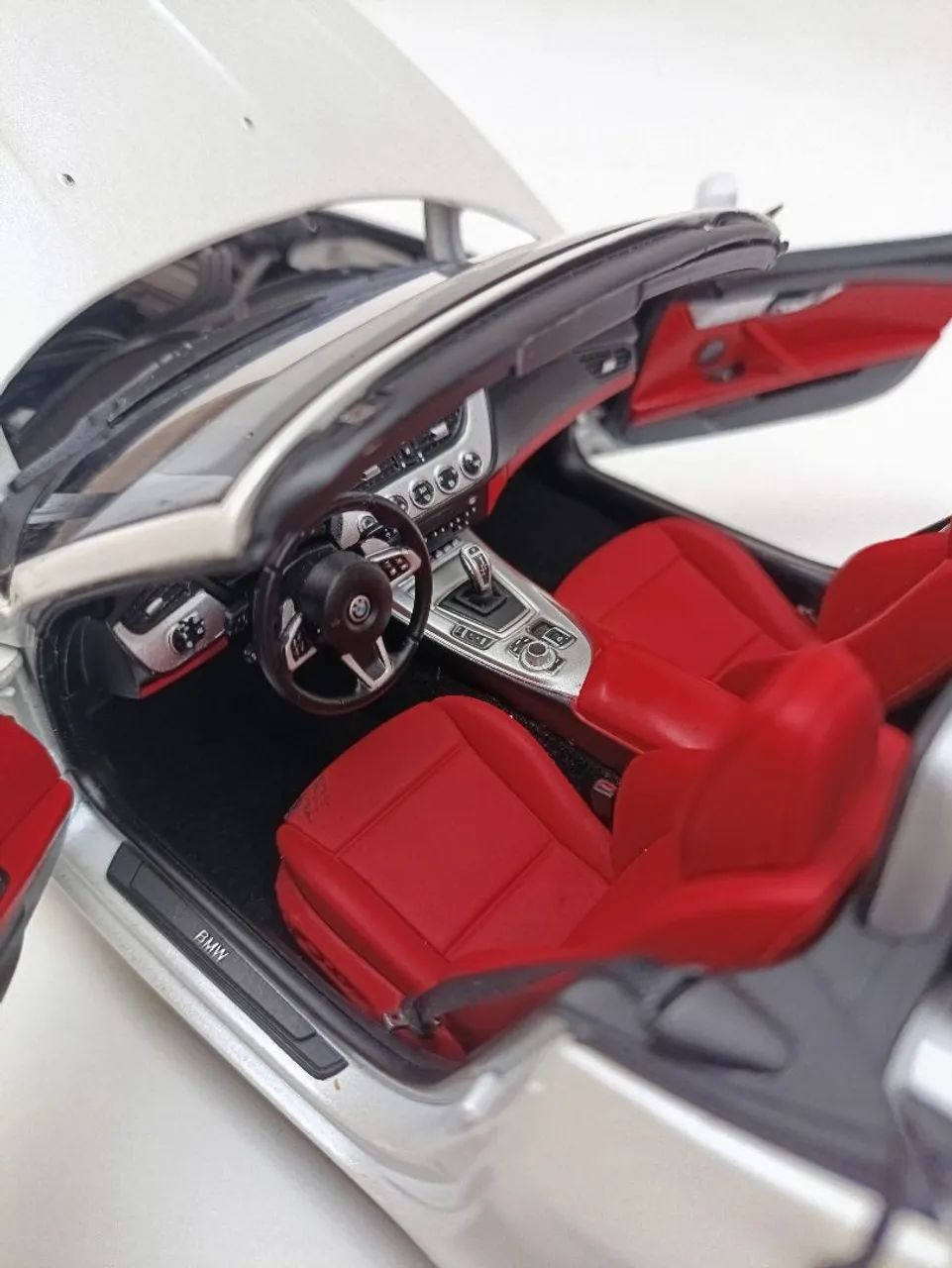 Miniatura BMW Z4 1:18 kyosho  - Foto 4