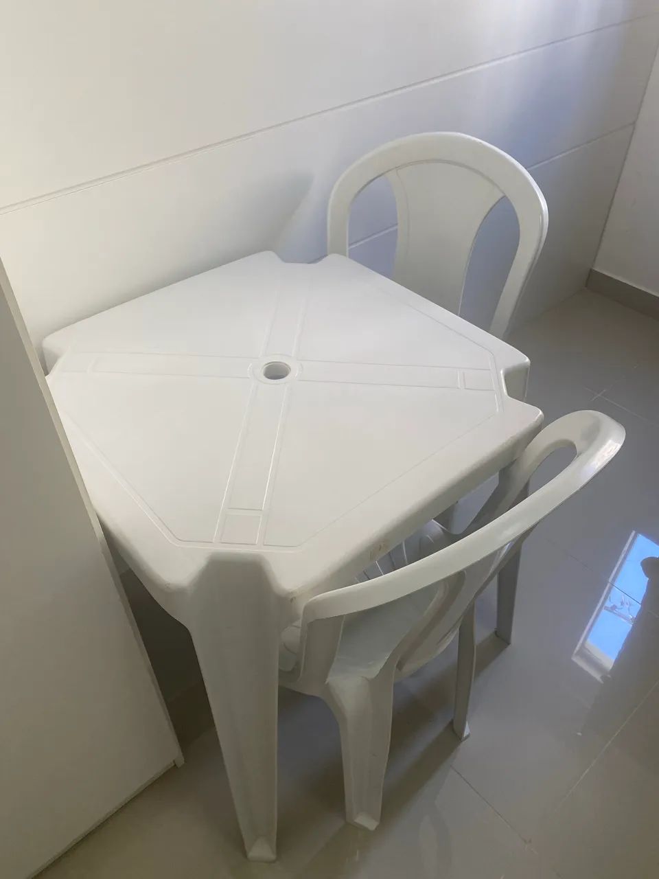 Mesa e cadeiras  - Foto 3