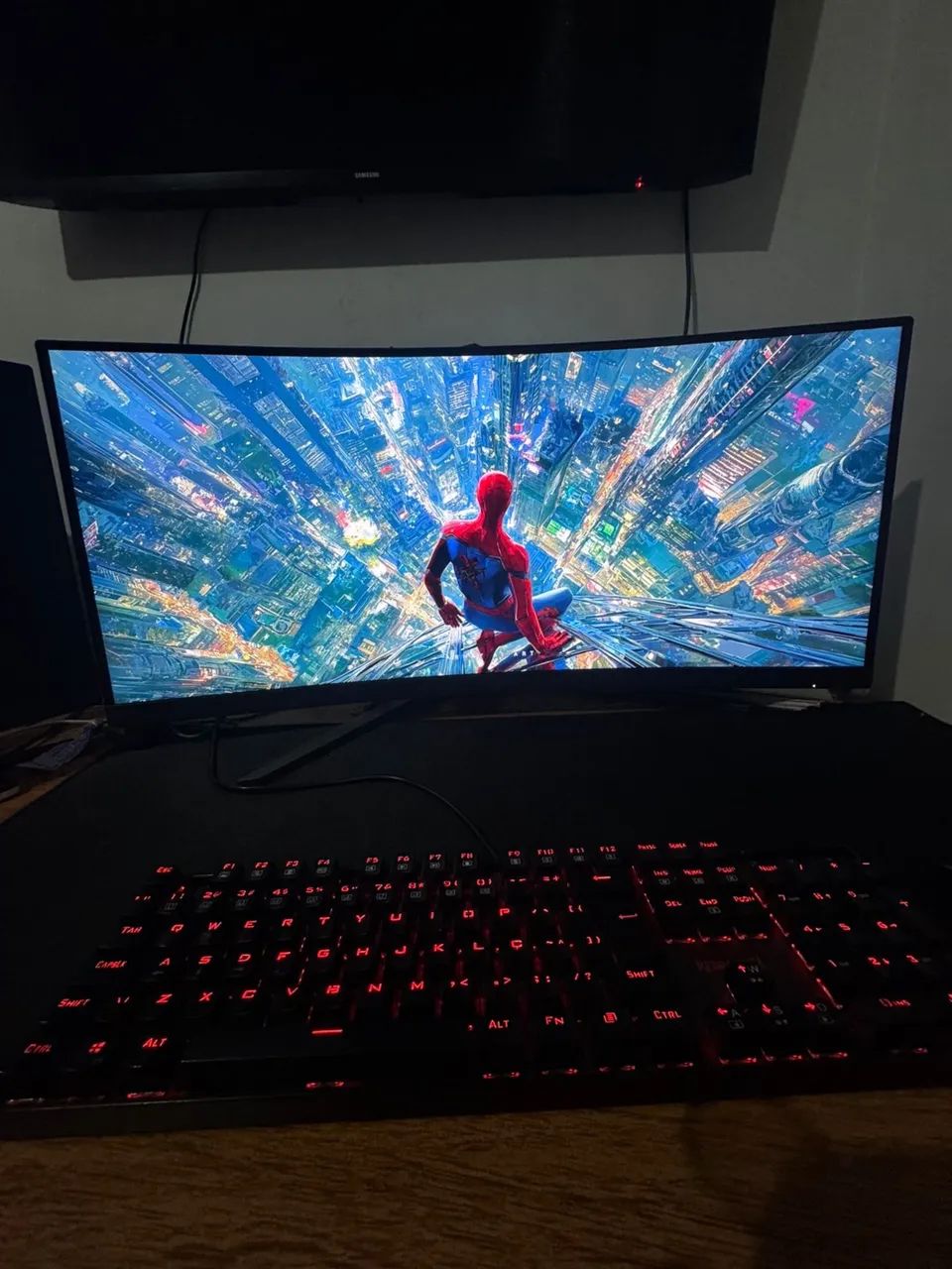 Monitor gamer curvo AOC 34 - Foto 2