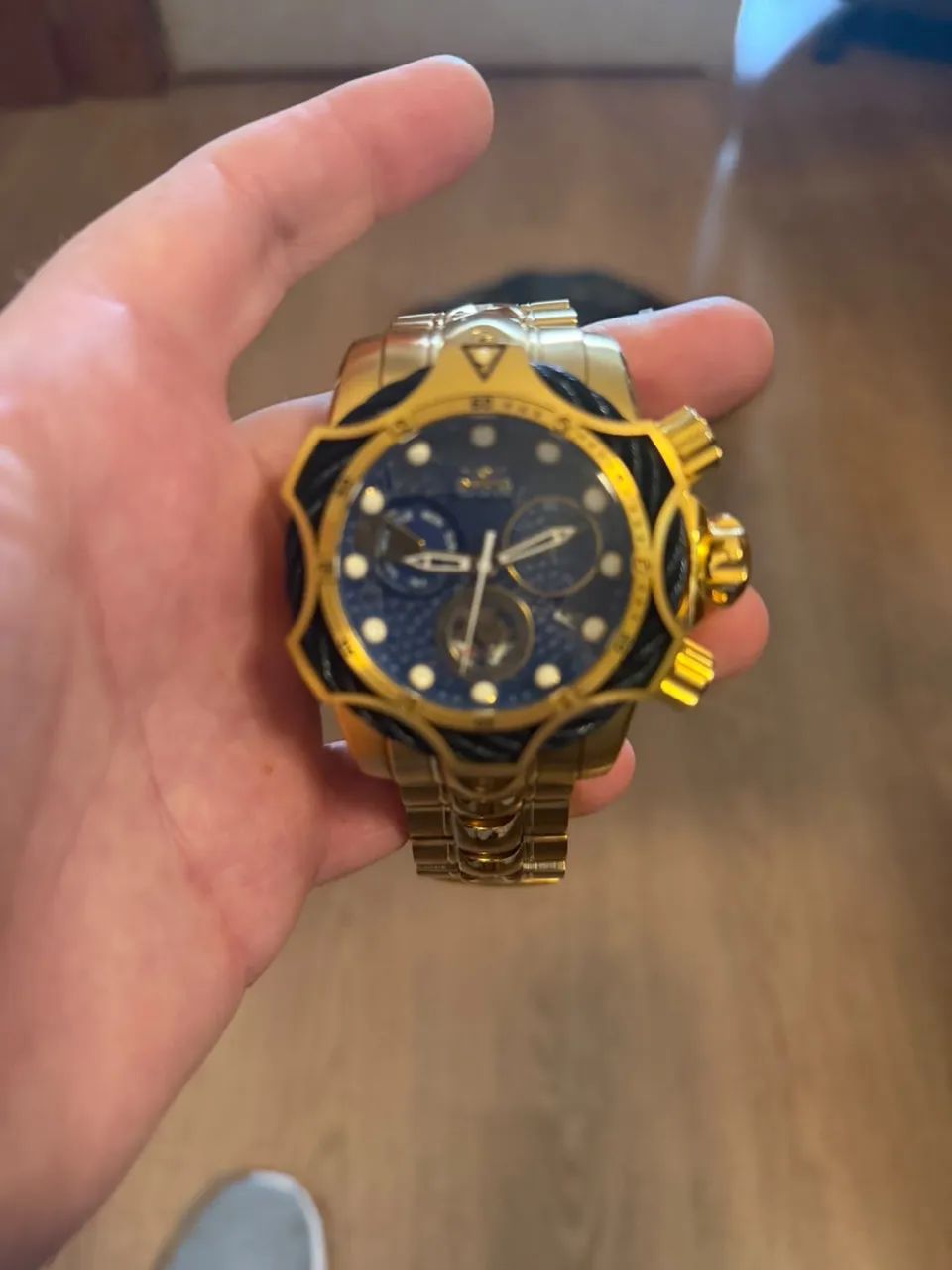 relógio invicta model 26655 dourado