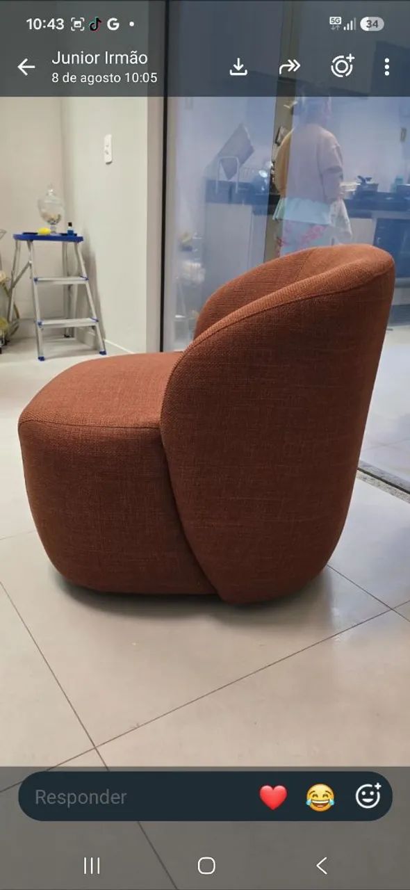 Vendo uma poltrona 6 meses de uso motivo mudança - Foto 2