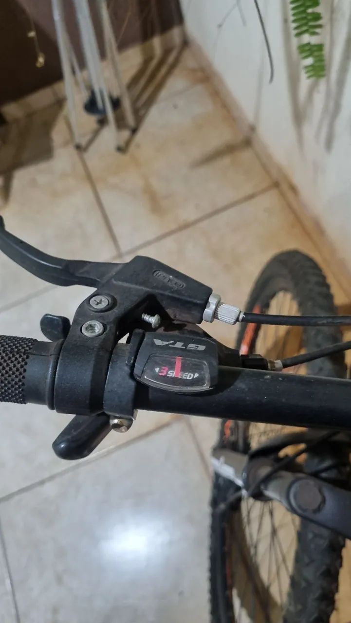 Bicicleta 2 meses de uso - Foto 2