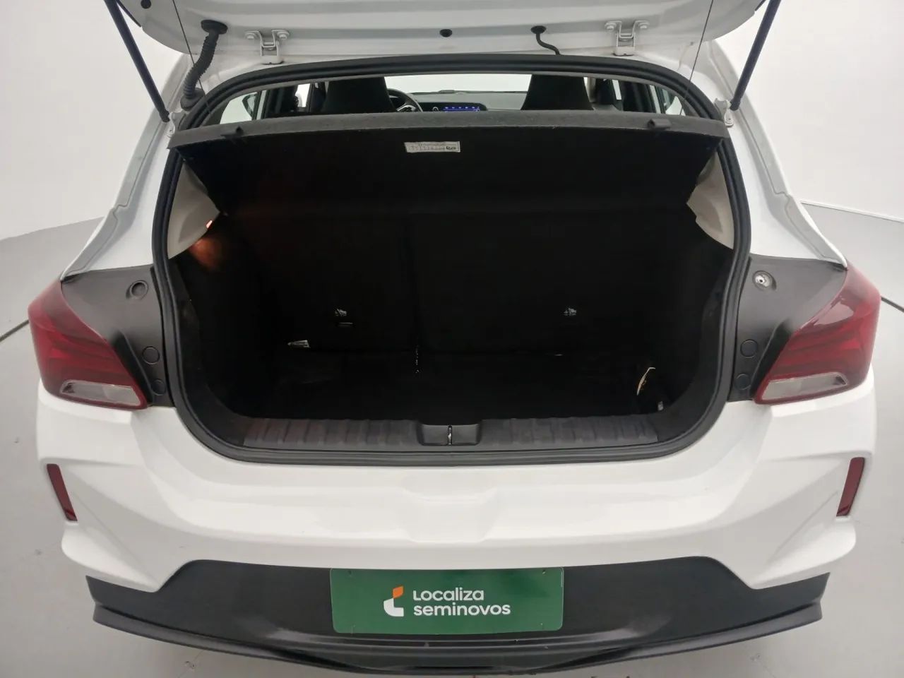 Chevrolet Onix Hatch 1.0 12V Flex Mec. 4P, foto 9 de 18