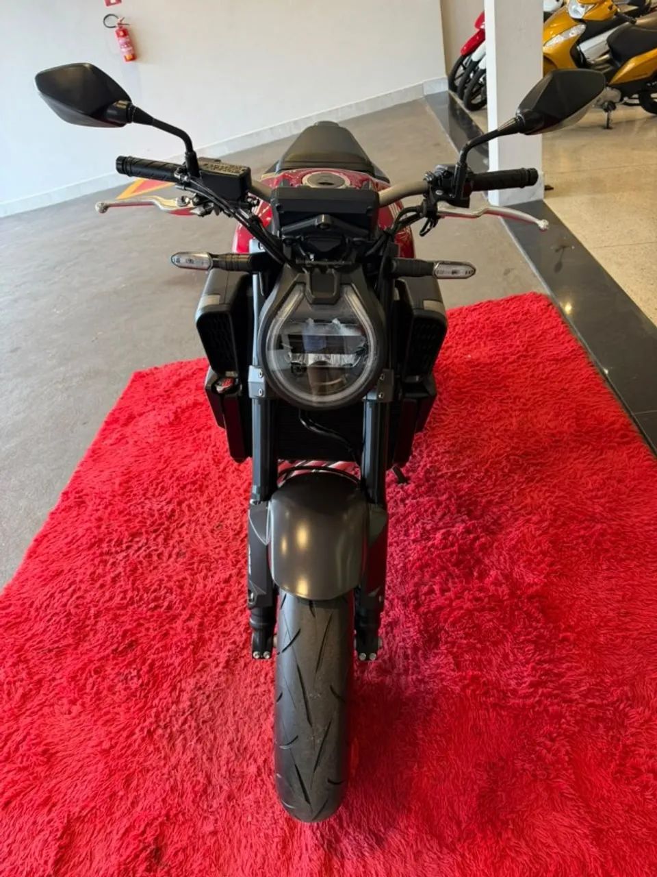 Honda CB 650R E-CLUTCH 2026 - Foto 5