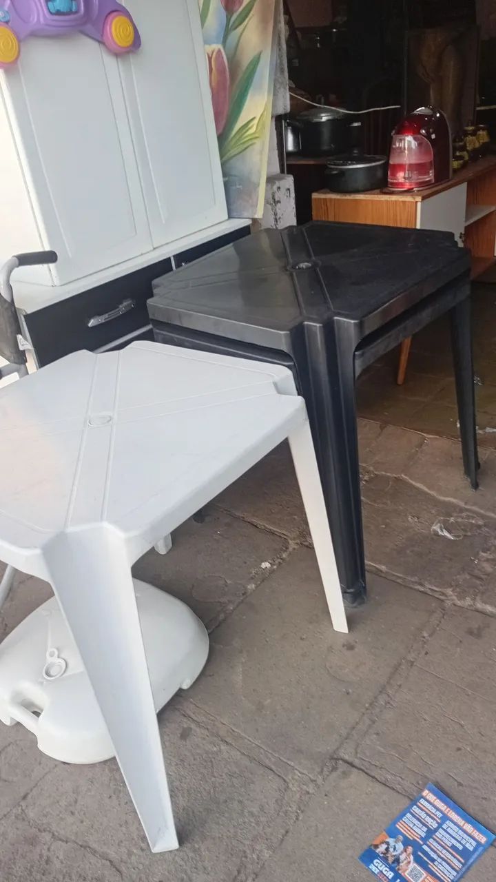 3 mesas de plástico R$60,00 cada uma - Foto 3