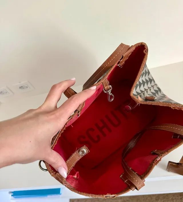 Bolsa Schutz nina triangle - Foto 4