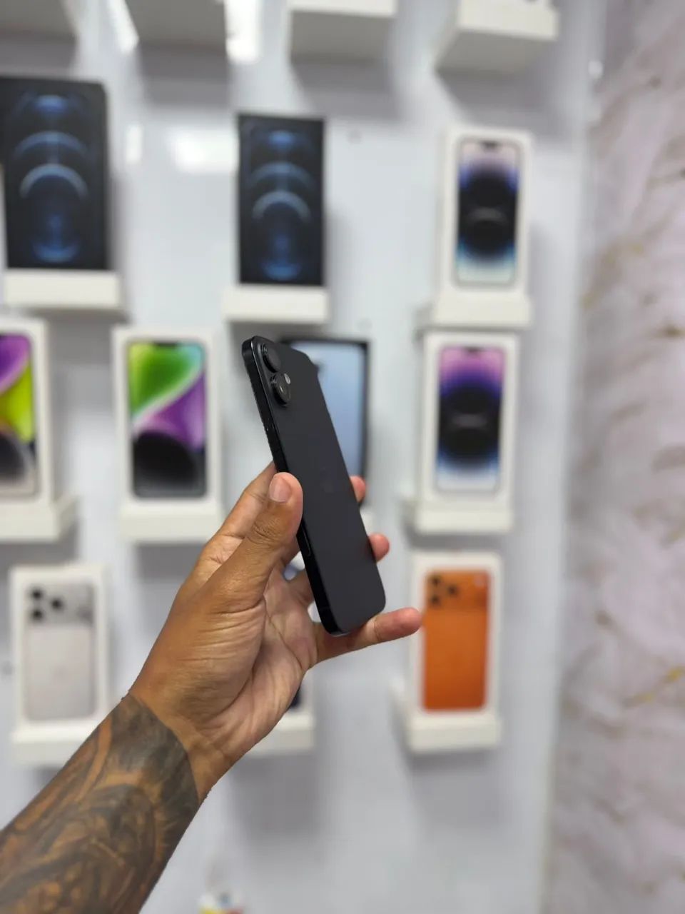 IPHONE 16 PLUS 256GB  ? R$ 4.299 - Foto 2