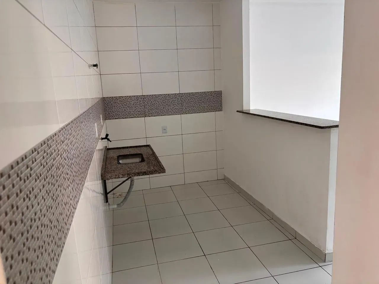 CASA COM 2 QUARTOS EM MAIO - ACEITO ENTRADA - Foto 5