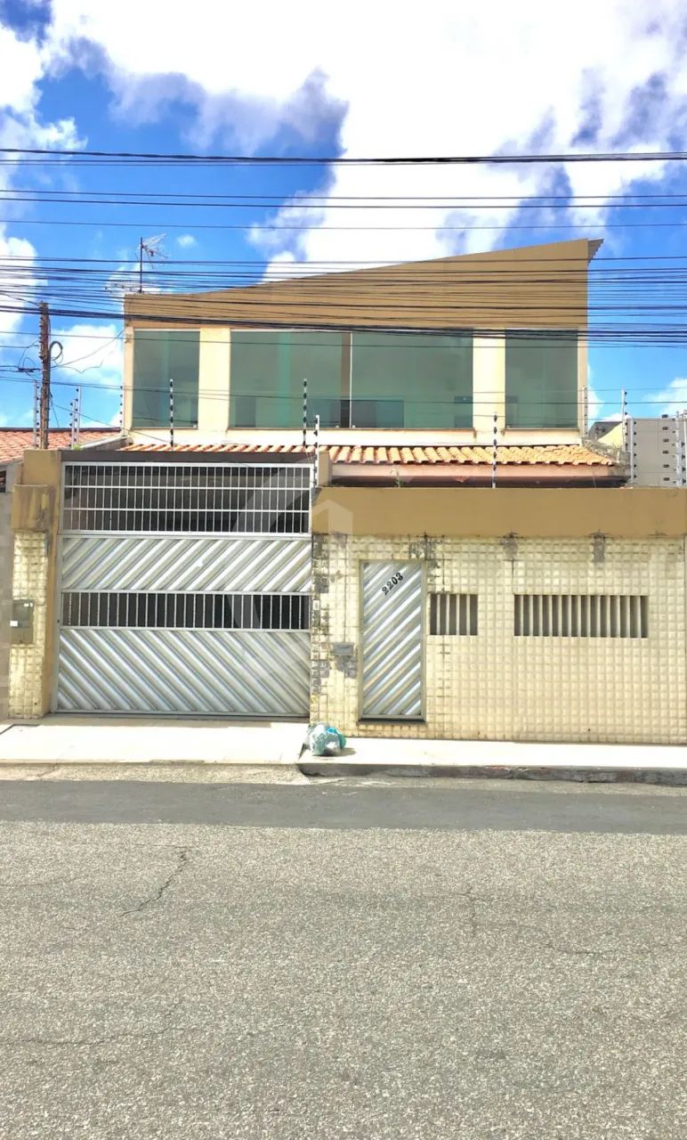 Casa à Venda no Bairro Cirurgia 130m²