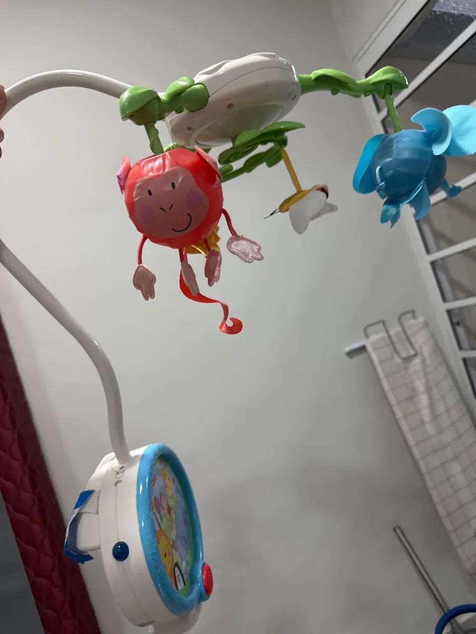 Giratório para berço de bebê
