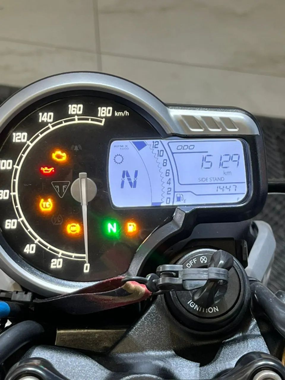 TRIUMPH SPEED 400 2025  - Foto 4