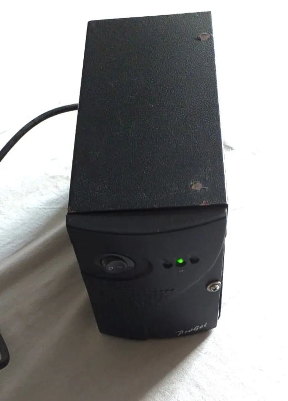 Estabilizador "no breaker" 110/220 marca UPSAI, usado, funcionando bem