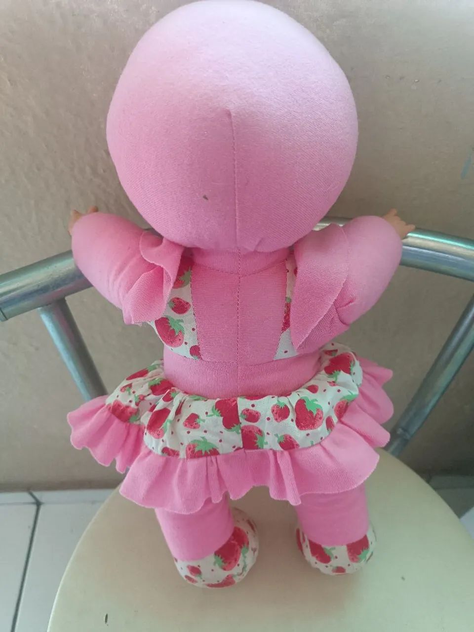 Boneca Moranguinho grande linda  - Foto 2