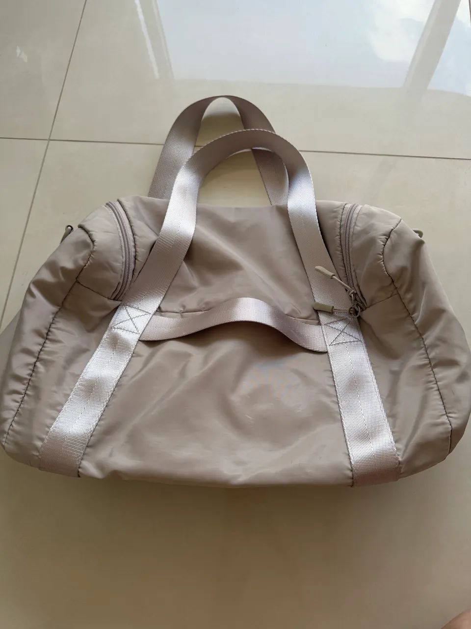 Bolsa bege de cetim  - Foto 2