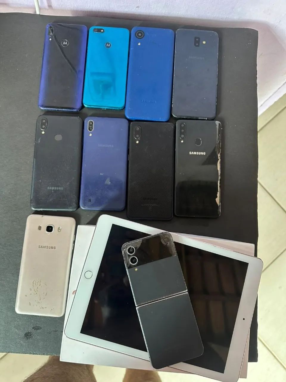 Lote com 10 celulares e 1 ipad  - Foto 2