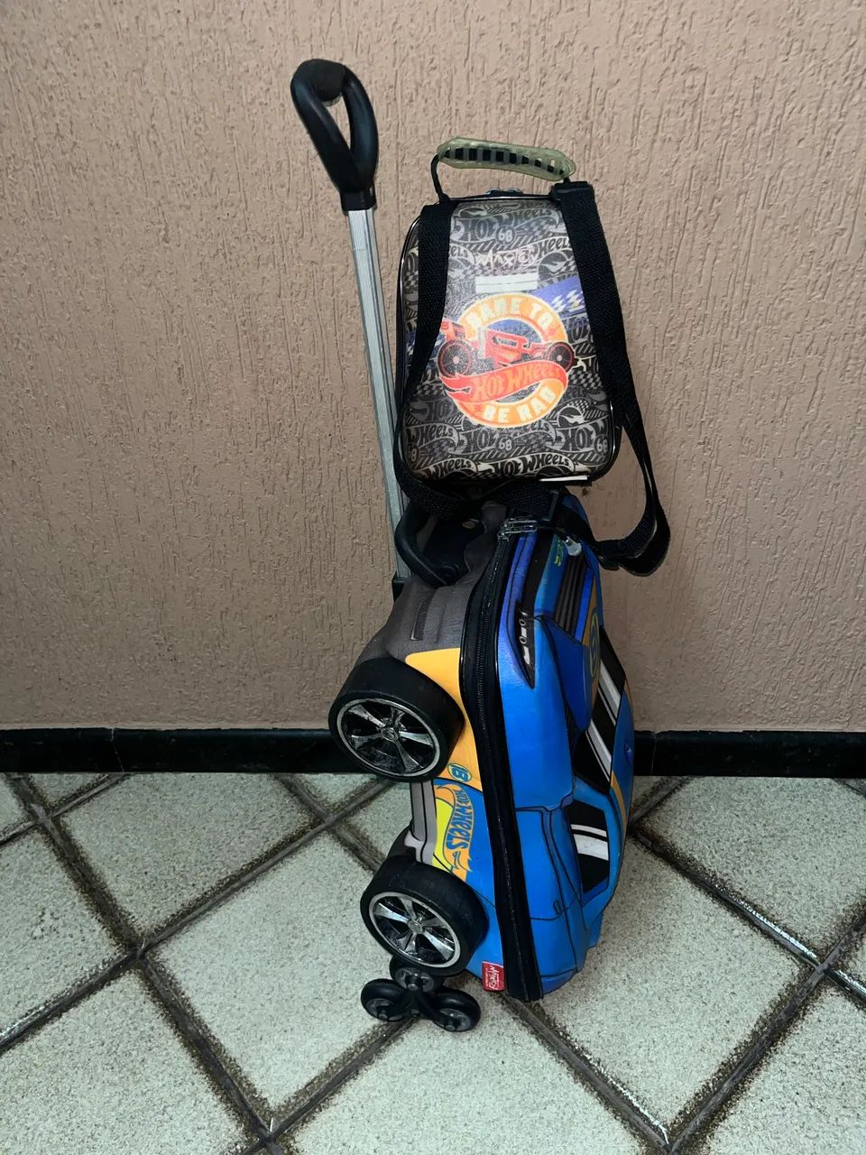 Mochila e Lancheira 3d Hotwheels  - Foto 2