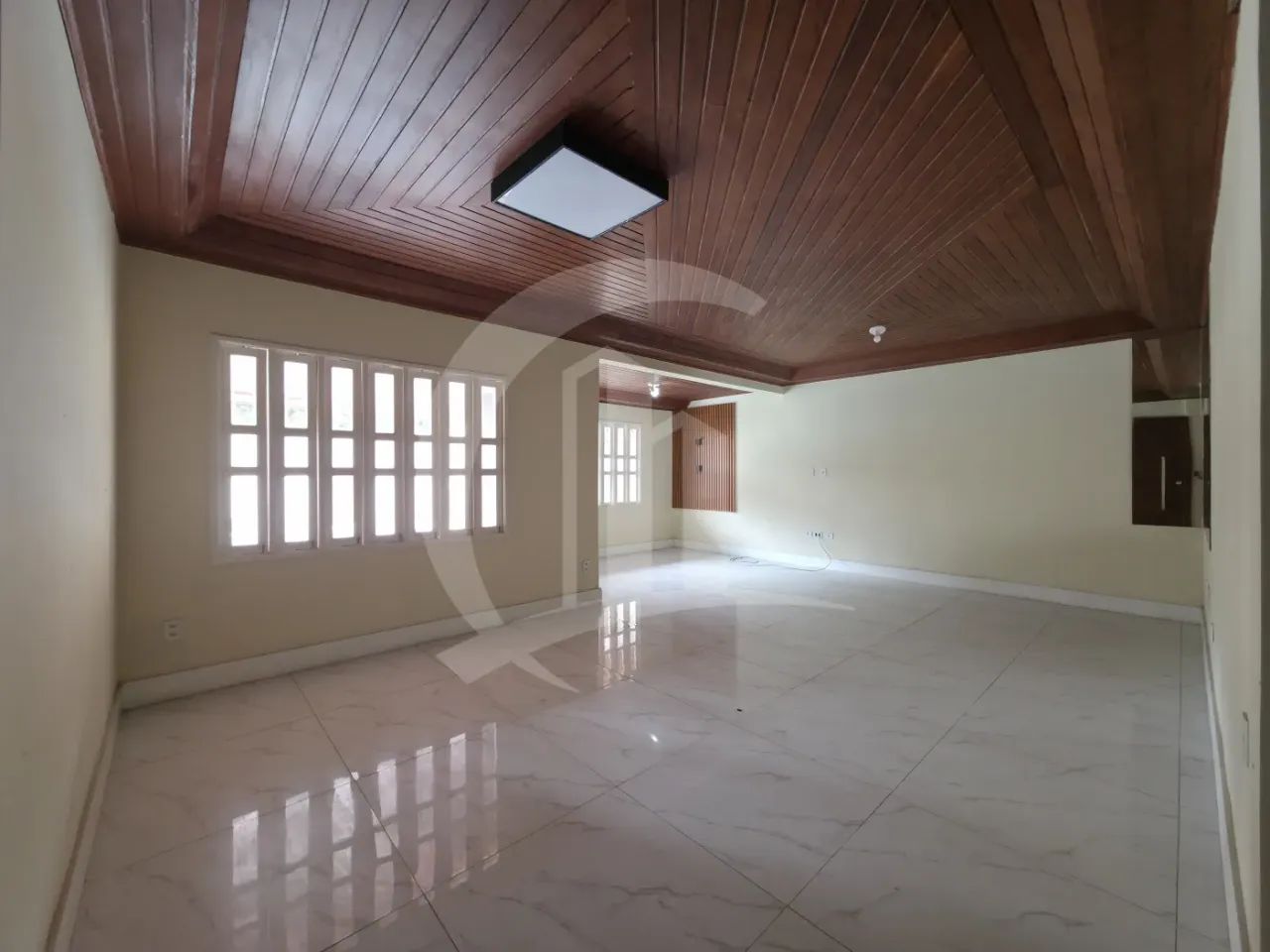 Casa com 420 m², cinco suítes e área de lazer completa na Farolândia - Foto 3