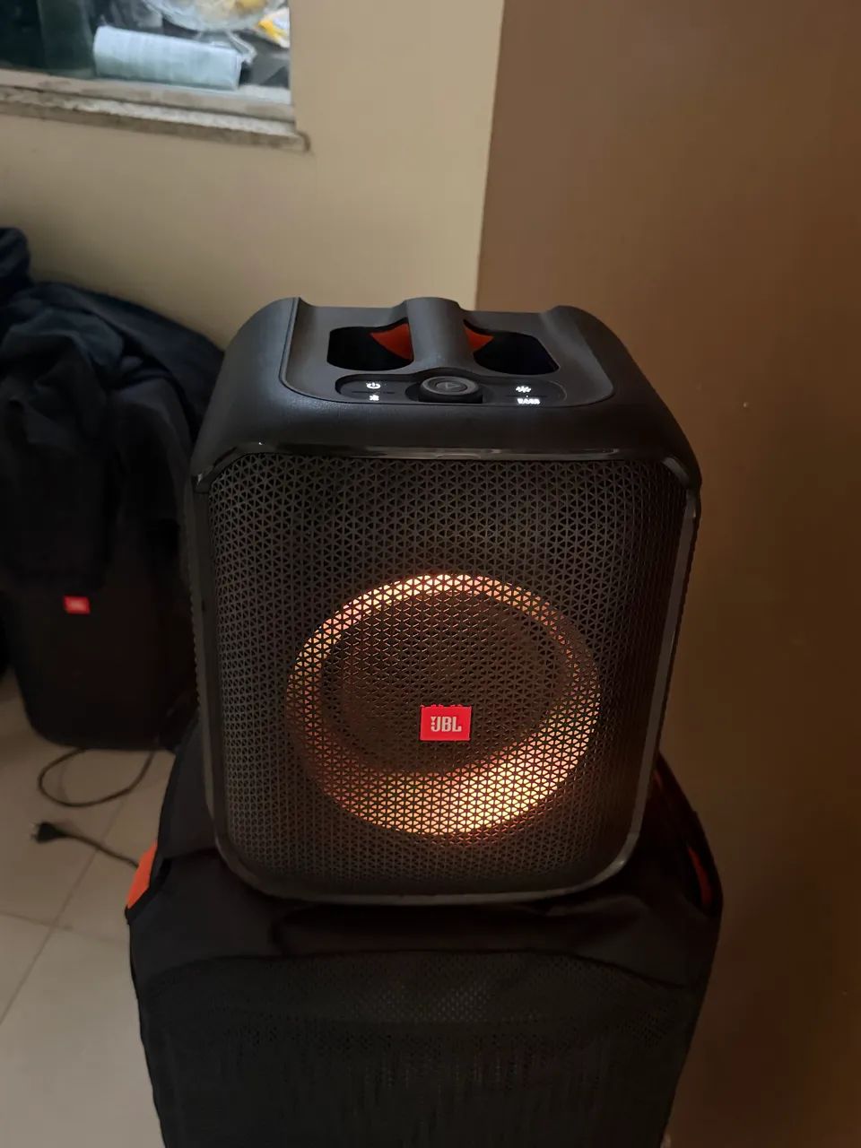 Jbl encore em excelente estado. 
