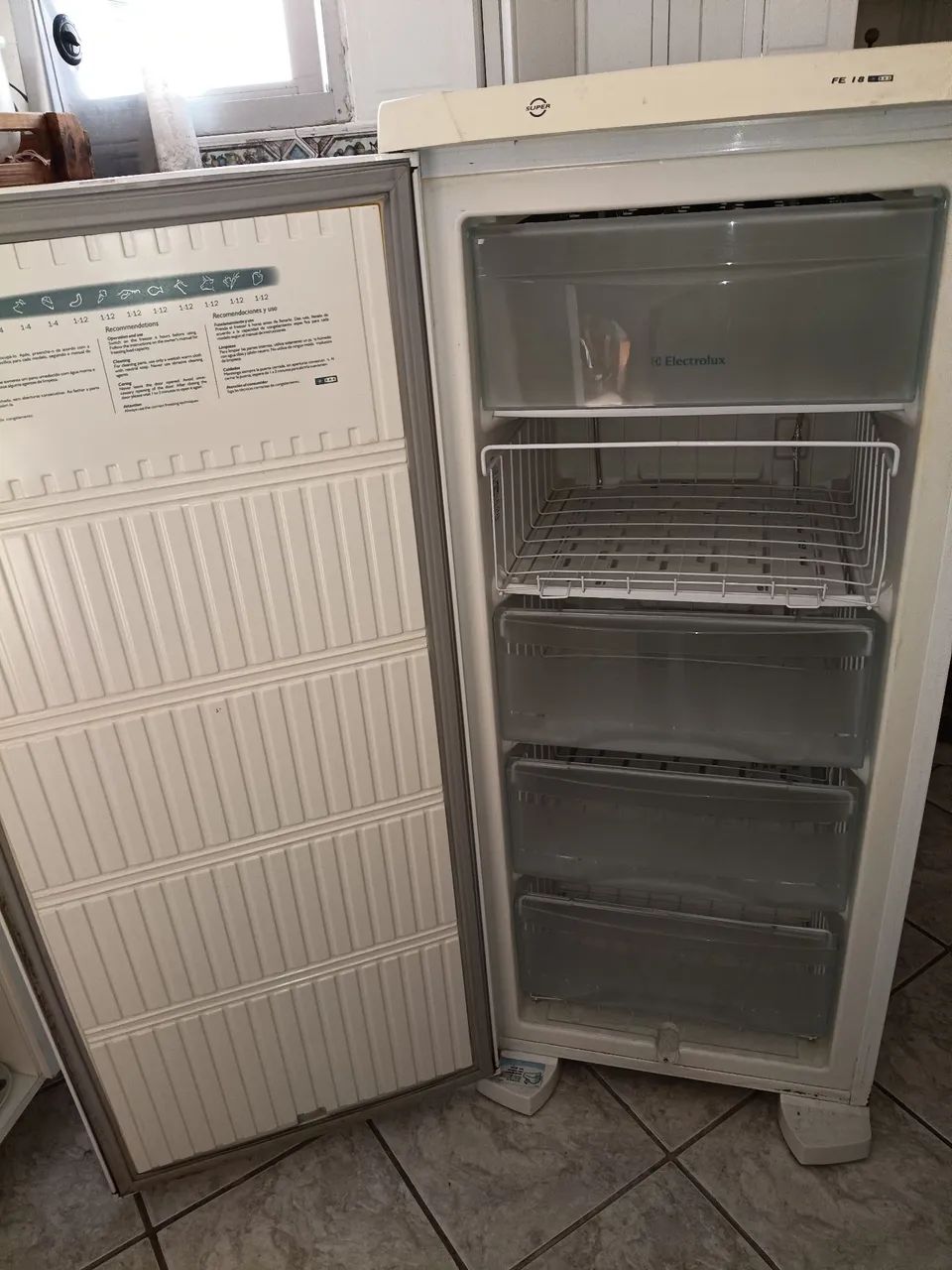 Vendo Freezer Eletrolux F18 