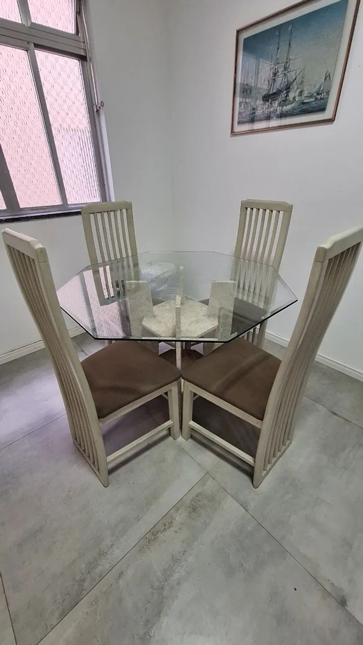 Conjunto sala com mesa e hack