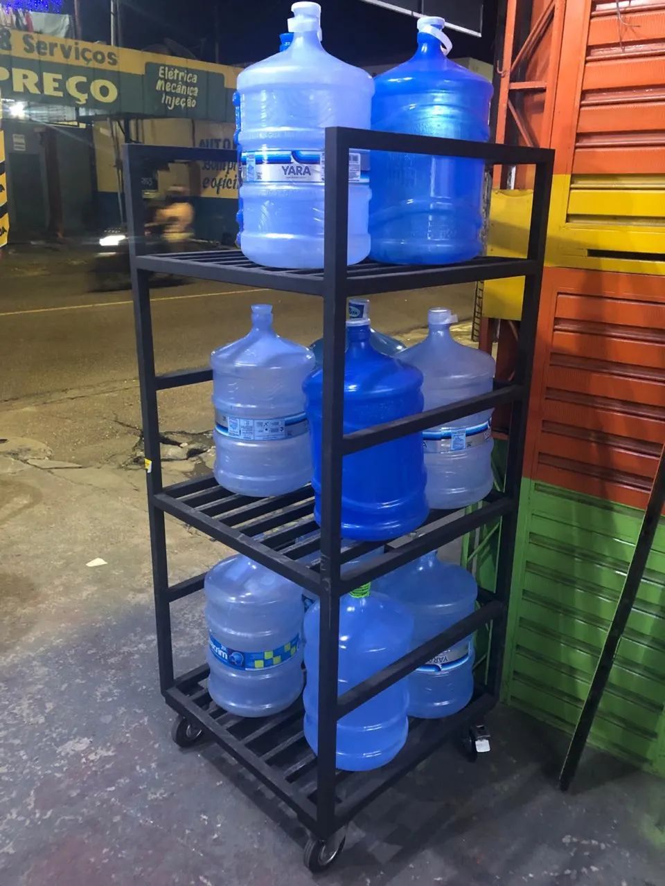 Expositor de água, etc?