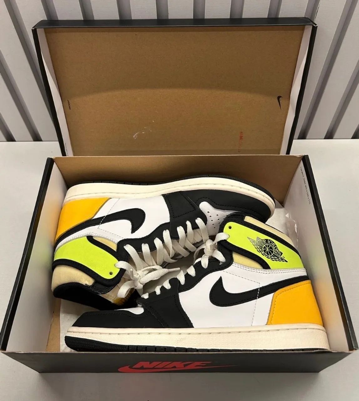 Air Jordan 1 Volt Gold - Foto 2