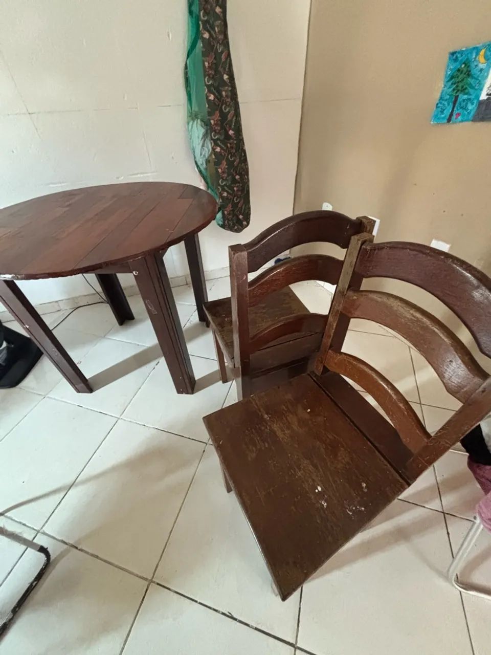 Conjunto de Mesa e Cadeiras em Madeira  - Foto 3